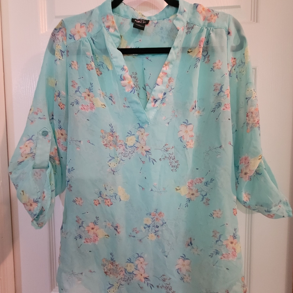 Rue 21 blouse size small, light blue with floral